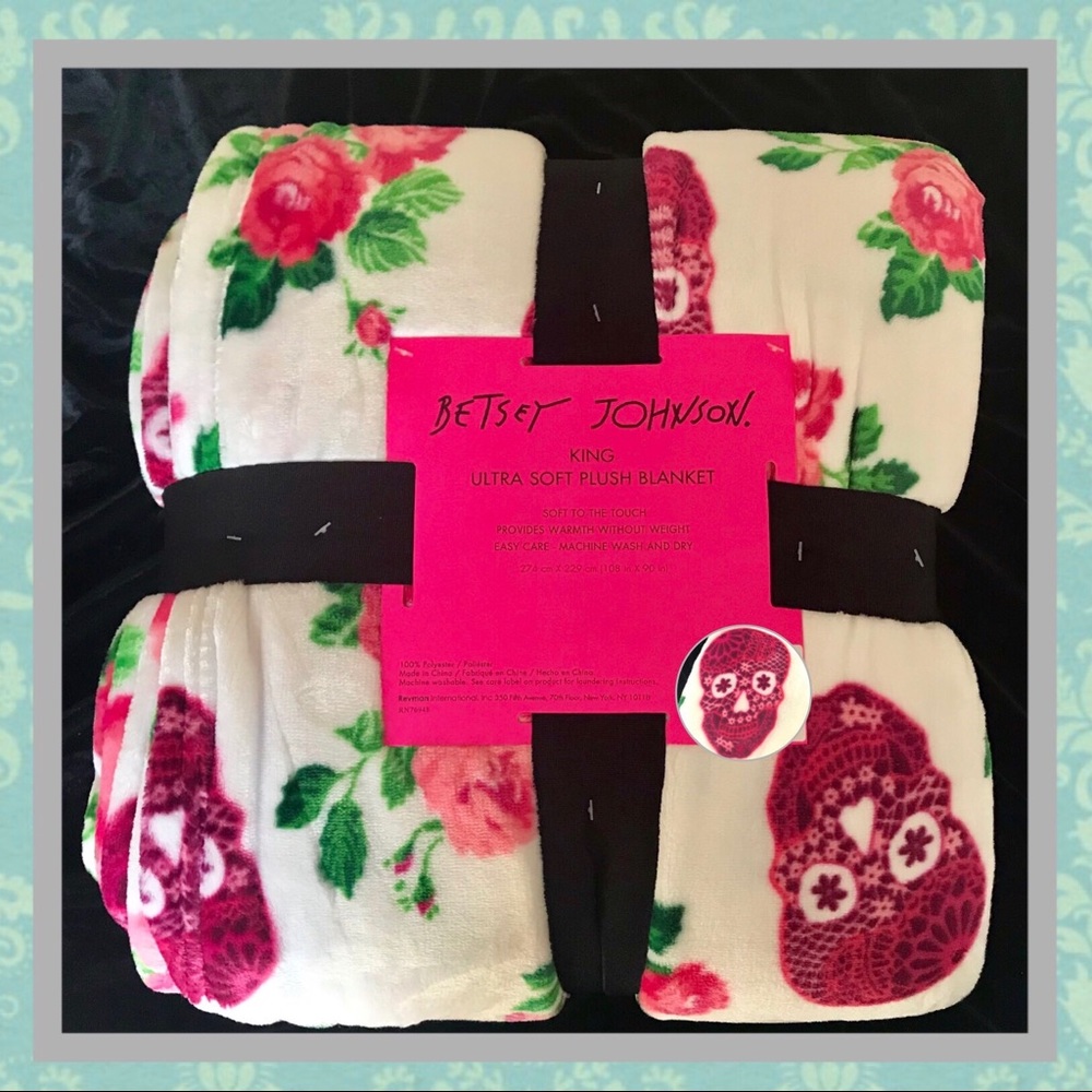 Betsey Johnson Peach Rose Sugar Skull Blanket King - Picture 5 of 6